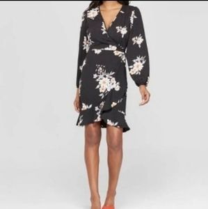 Floral-Print Long Sleeve DeepV Neck Wrap